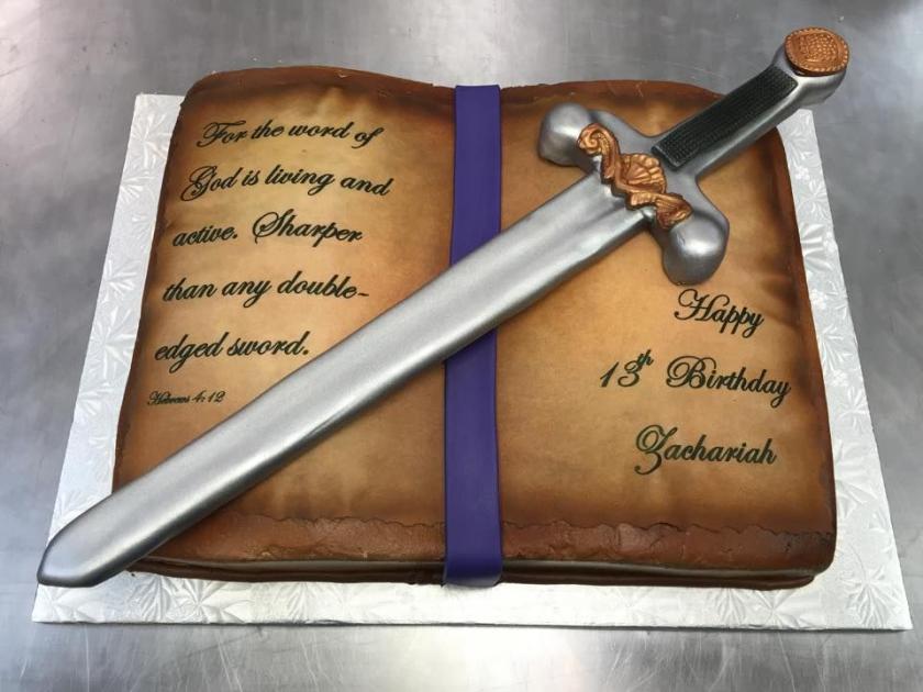 Cutting the cake with a sharp sword was expensive | तुर्भेत तलवारीने केक कापणे पडले महागात