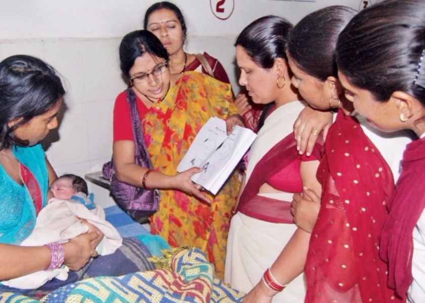 Solapur gets the benefit of 'Matruvandana'; 5 thousand help for first childbirth! | सोलापूरला मिळणार ‘मातृवंदना’चा लाभ; पहिल्या बाळंतपणासाठी ५ हजारांची मदत !