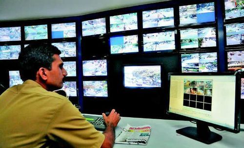 ... Finally three CCTV cameras equipped in Kankavli main chowk | ...अखेर कणकवली मुख्य चौकात तीन सीसीटीव्ही कॅमेरे सज्ज
