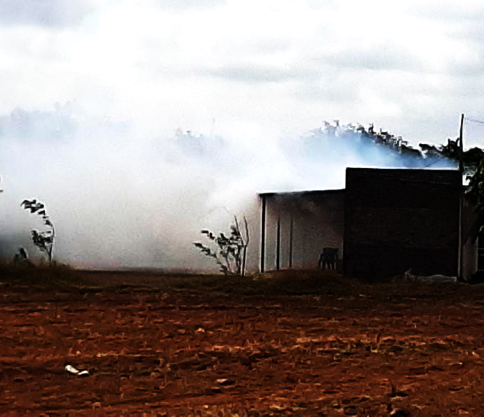 Explosion at fireworks factory at Bhalwani | मंगळवेढा तालुक्यातील भाळवणी येथे फटाका कारखान्यात स्फोट