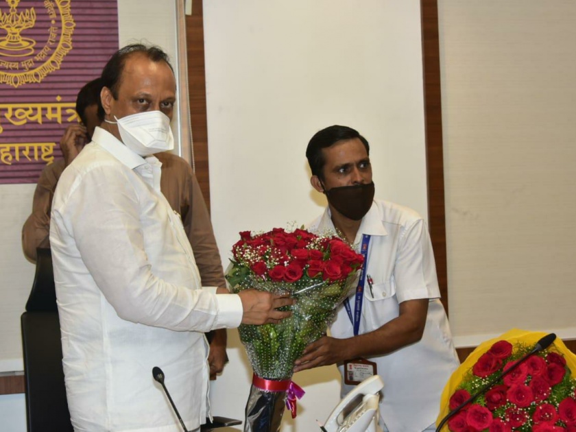 On the eve of his birthday, the staff of the Deputy CM Office experienced a different 'Ajit Pawar' | वाढदिवसाच्या पूर्वसंध्येला उपमुख्यमंत्री कार्यालयातील कर्मचाऱ्यांनी अनुभवले वेगळेच ‘अजितदादा’
