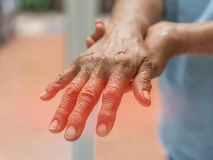 Pain in fingers is a sign of serious disease | सावधान! बोटांची हालचाल केल्यावर वेदना होणं या गंभीर आजाराचा संकेत