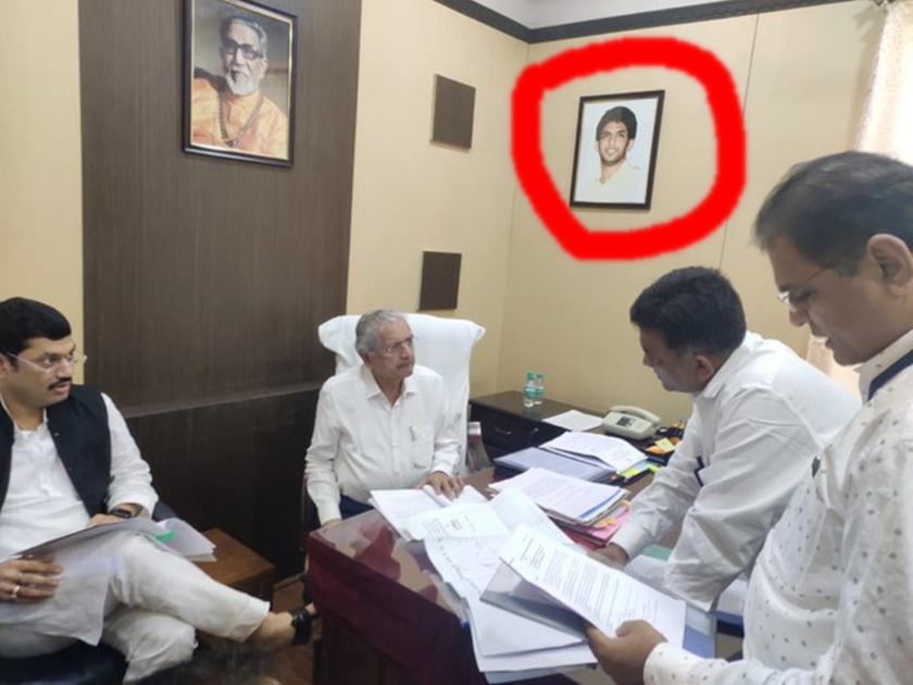 Photo of MLA Aditya Thackeray at Shiv Sena minister's office | शिवसेना मंत्र्यांच्या दालनात आमदार आदित्य ठाकरेंचा फोटो