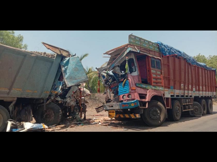 Speeding truck hits tipper; One killed, one serious; Incident near Kingaon Raja on Mehkar-Jalna road | भरधाव ट्रकची टिप्परला धडक; एक ठार, एक गंभीर; मेहकर-जालना मार्गावरील किनगावराजानजीकची घटना
