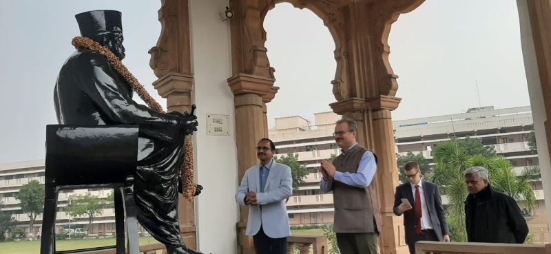 Consul General David Raj's Visits the Hedgewar Memorial Temple | कॉन्सेल जनरल डेव्हिड रांज यांची डॉ. हेडगेवार स्मृती मंदिराला भेट
