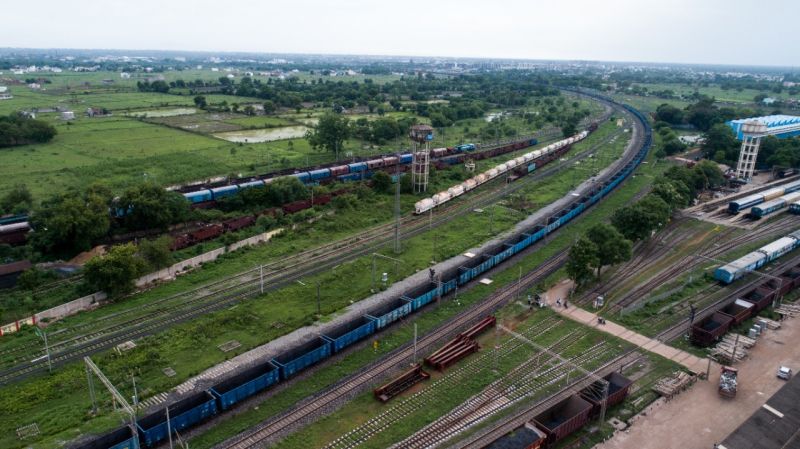 jara hatke ! Three kilometers long train; Named 'Sheshnag' | अबब ! तीन किलोमीटर लांबीची रेल्वेगाडी; नाव ठेवले ‘शेषनाग’