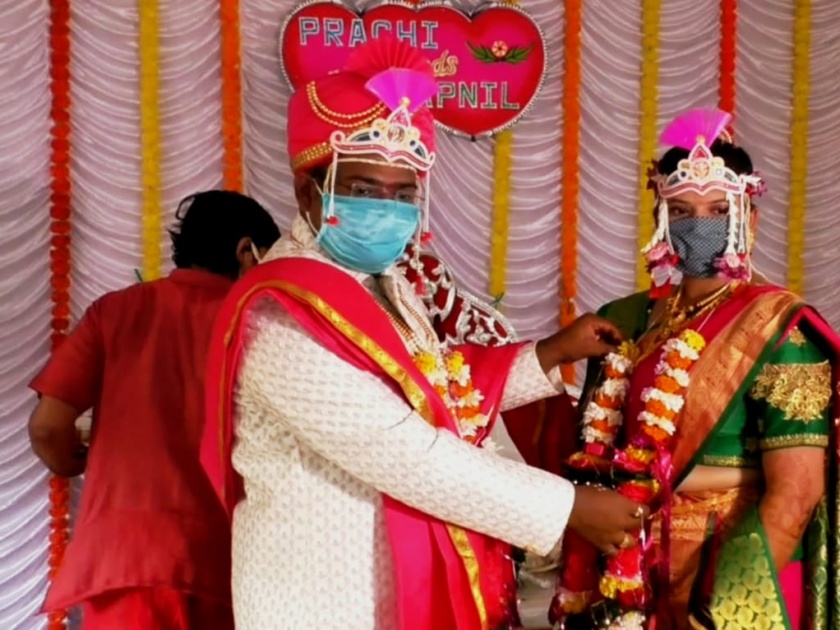 Engineer couple marriage at Anathashram in Badlapur; Helping social organizations avoid costs | बदलापुरात इंजिनिअर जोडप्याने अनाथाश्रमात बांधली लग्नगाठ; खर्च टाळून सामाजिक संस्थांना मदत