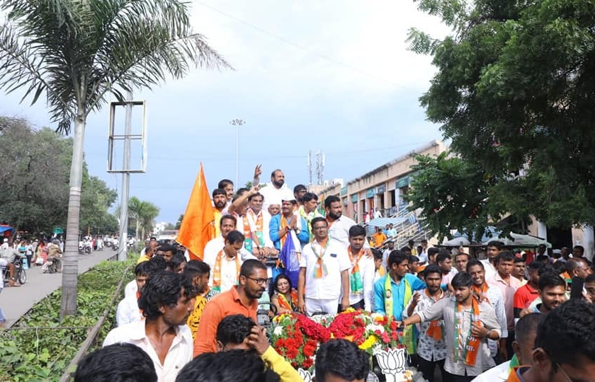 Maharashtra Election 2019 - For the first time a big rally of protesters in Baramati; This is the name of the transformation - Gopichand Padalkar | बारामतीत पहिल्यांदाच विरोधकांची मोठी रॅली; ही तर परिवर्तनाची नांदी - गोपीचंद पडळकर 