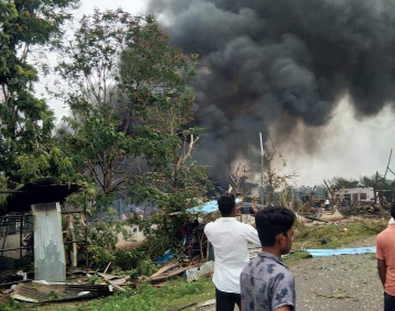 Shirpur chemical factory blast kills 2; 3 injured | शिरपूरला केमिकल फॅक्टरीतील स्फोटात १३ ठार; ५२ जखमी