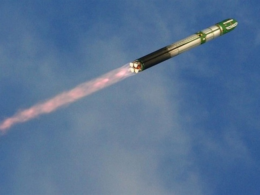 RS-28 Sarmat Missile test By Russia Vladimir Putin: will also benefit India; Ability to hit 15 targets at a time by S 400 |  RS-28 Sarmat Missile By Russia: दोनदा विचार करा! 10 टनांचे अण्वस्त्र वाहून नेणाऱ्या शक्तीशाली मिसाईलची चाचणी; पुतीन यांचा इशारा