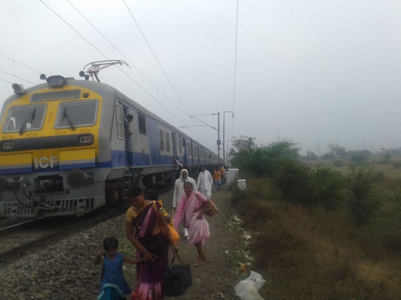 Nagpur-Amravati passenger stop at risk | नागपूर-अमरावती पॅसेंजर गाडीला धोकादायक थांबा