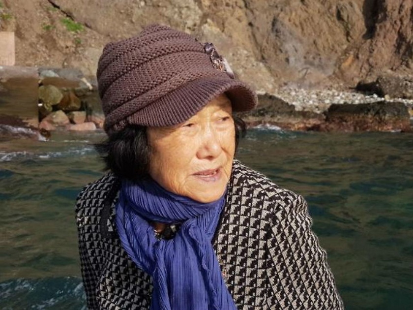 81-year-old woman lives alone on a controversial island in South Korea and Japan | दक्षिण कोरिया-जपानमधील वादग्रस्त बेटावर एकटी राहते 81 वर्षीय महिला