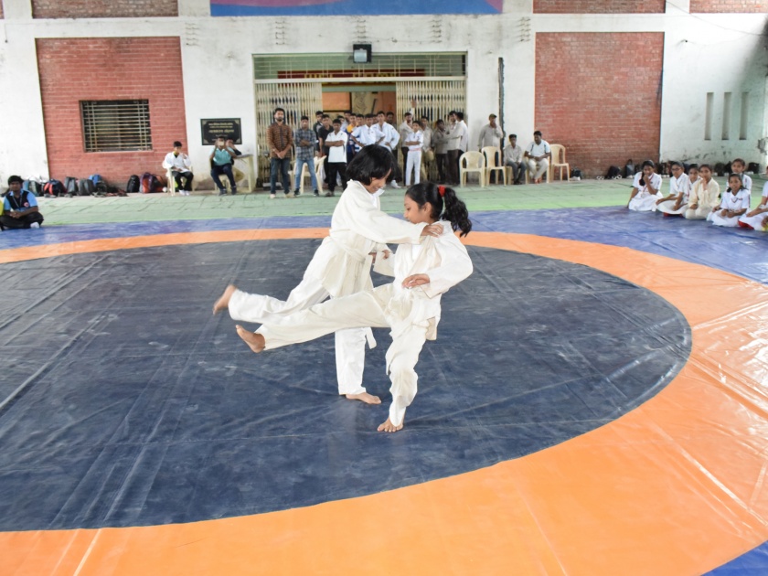 Players of 'Prabhat' shine in district level judo | जिल्हास्तरीय ज्युडो स्पर्धेत ‘प्रभात’चे खेळाडू चमकले!