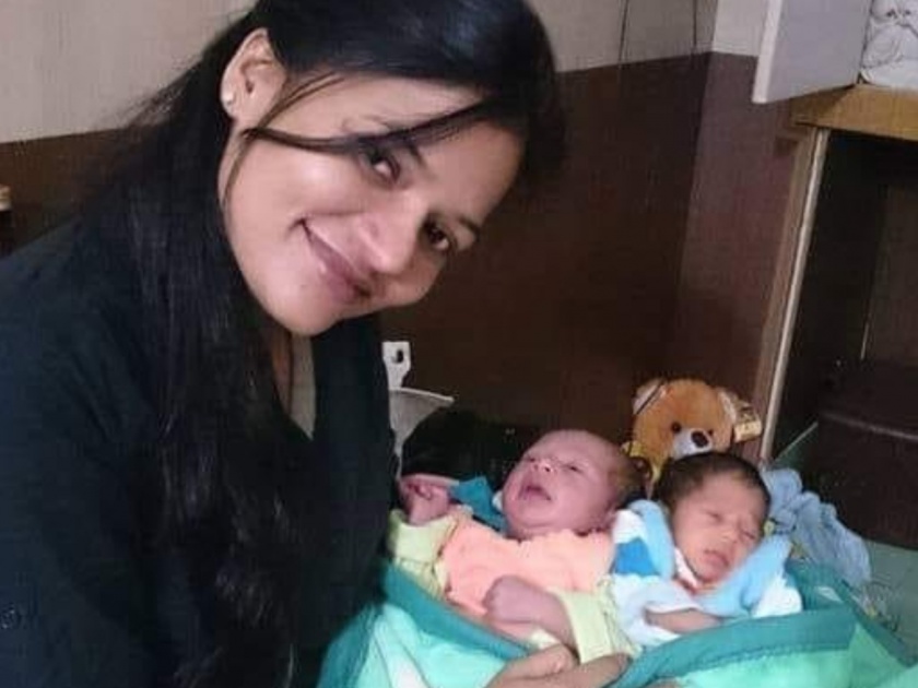 Doctor adopt twins girls after rejected from mother IAS officer praises her see viral photo | जन्मदात्रीने जुळ्या मुलींना टाकलं; अविवाहित महिला डॉक्टरने आपलं मानलं अन म्हणाली...