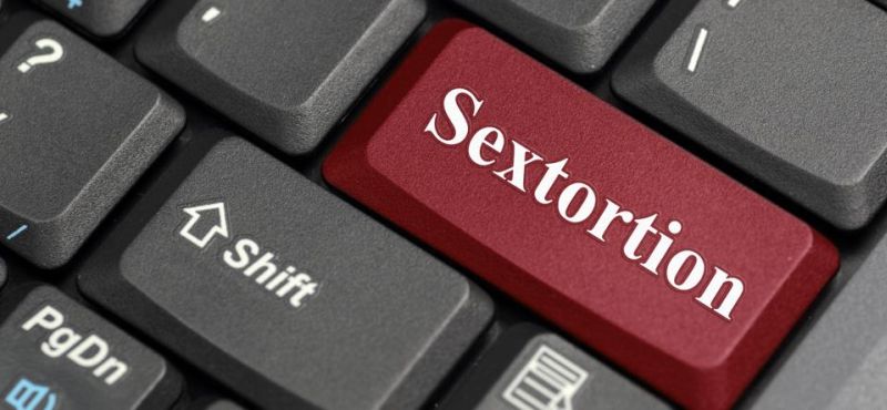 ‘Sextortion’ is a new funda of cyber criminals; Nude video calls and blackmailing! | ‘सेक्सटॉर्शन’ सायबर भामट्यांचा नवा फंडा; नग्न व्हिडीओ कॉल अन् ब्लॅकमेलिंग!