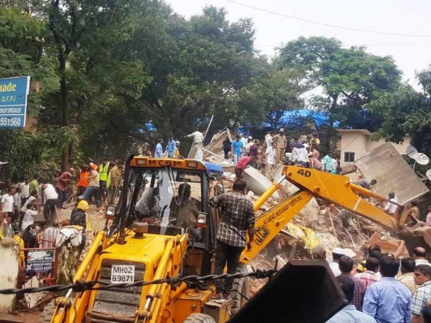 Four-storey building collapsed in Ghatkopar | घाटकोपरमध्ये इमारत कोसळली, 12 ठार