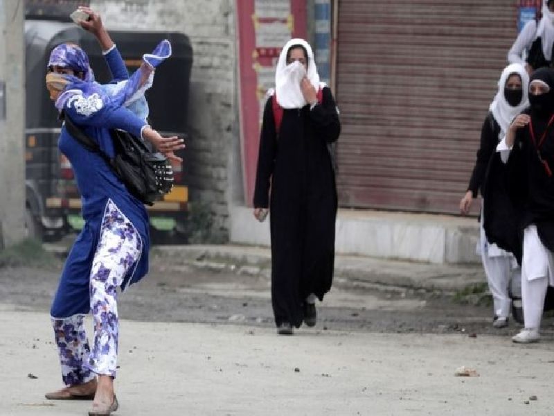 Why Kashmir want to divulge? | काश्मीरला डिवचायचे कशासाठी ?