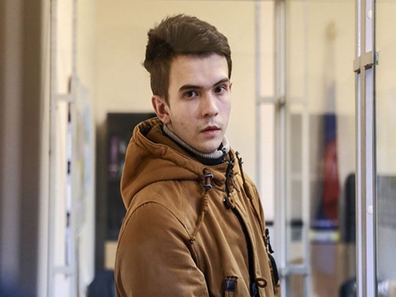 The young man in Russia is behind the 'Blue-Valed Challenge' | जीवघेण्या 'ब्लू व्हेल चॅलेंज'मागे आहे रशियातील हा तरुण