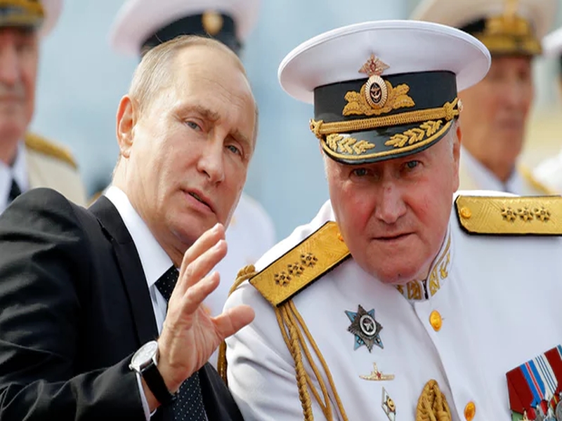 Vladimir Putin expels 755 us diplomats from russia | अमेरिका-रशियात तणाव; 755 अमेरिकी राजनैतिक अधिका-यांनी रशिया सोडावं: पुतिन