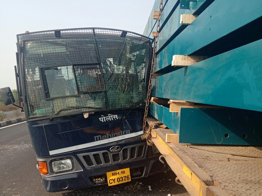 Police Van Accident on Aurangabad Highway | औरंगाबाद महामार्गावर पोलीस व्हॅनला अपघातात ११ पोलीस जखमी