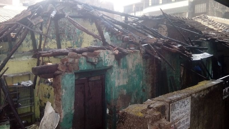 There were four rooms burnt in the fire in the Bhiwandi | भिवंडीतील आगीत चार खोल्या जळाल्या