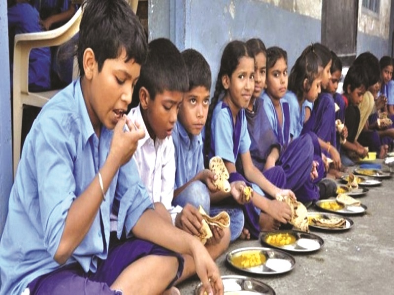 Distribution of nutritious food to four lakh forty thousand students | चार लाख चाळीस हजार विद्यार्थ्यांना पोषण आहार वाटप