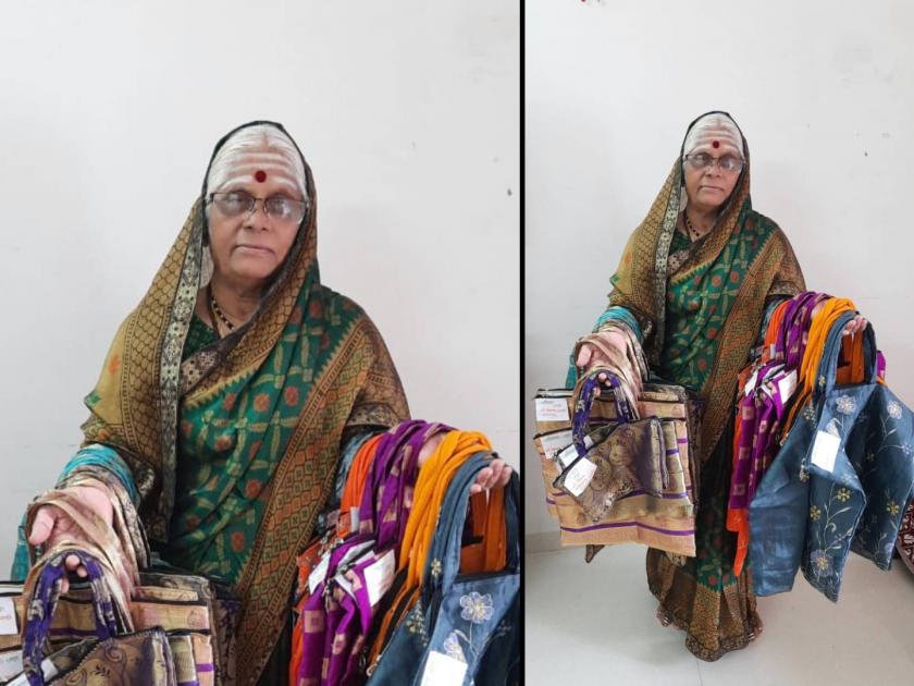 old lady has been insisting to use cloth bags for last five years in nashik | चाैथी शिकलेल्या आजीबाई पाच वर्षांपासून स्वयंस्फूर्तीने वाटताहेत कापडी पिशव्या
