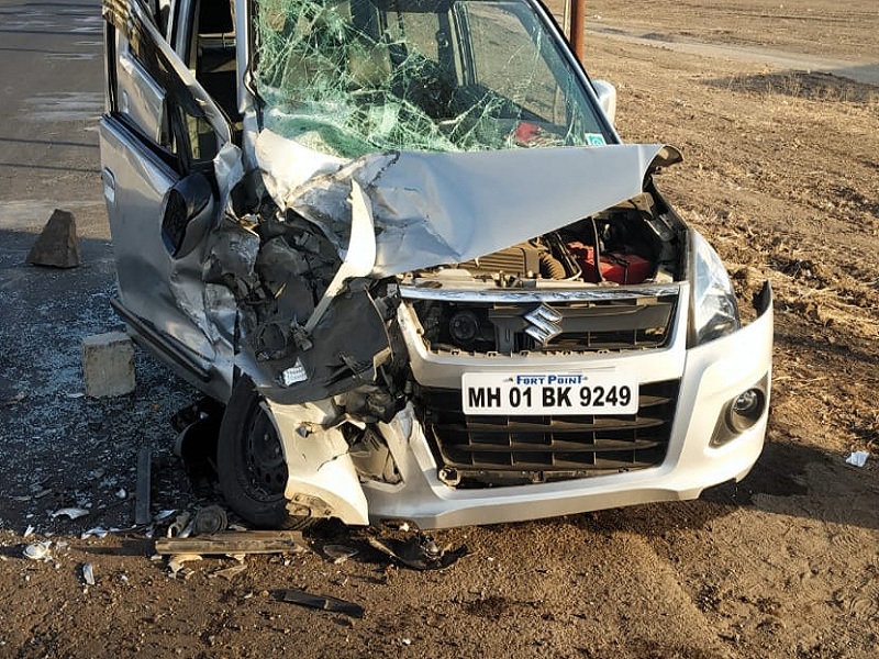 accident of police jeep and a car in the Ashti killed one on the spot; Eight injured | आष्टी येथे पोलीस जीप आणि कारच्या धडकेत एकजण जागीच ठार; आठ जखमी