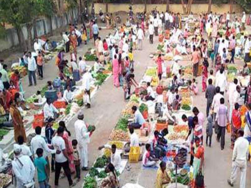 athwade bazar closed in pune for 8-9 months rural economy stagnates | Athawade Bazar: पुण्यात ८ - ९ महिन्यांपासून आठवडे बाजार बंद; ग्रामीण भागाचे अर्थकारण ठप्प
