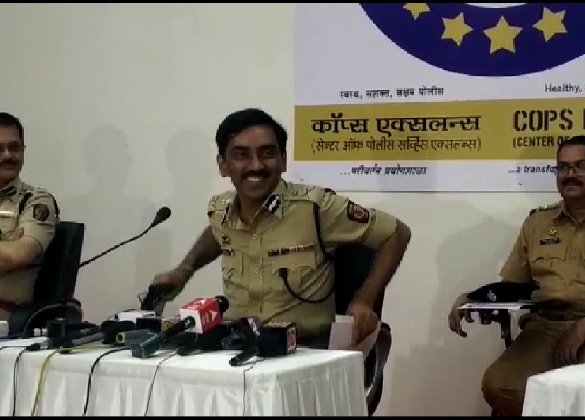 Pune Police Commissioner's direct action on the questions asked by journalists in the Pooja Chavan case | पूजा चव्हाण प्रकरणी प्रश्नांवर पुण्याच्या पोलीस आयुक्तांची डायरेक्ट 'ही' अ‍ॅक्शन