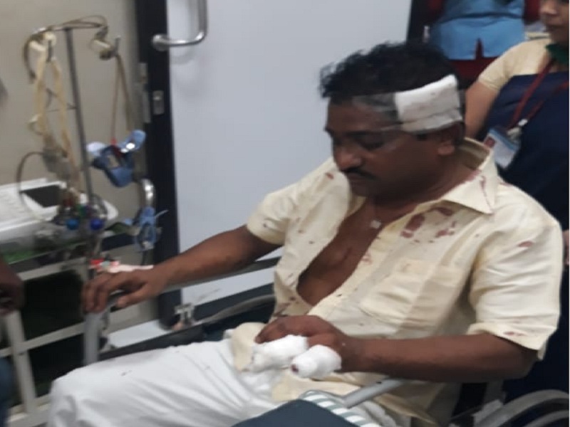 knife attack on Shiv Sena corporator Atmaram Pawar in Aurangabad | औरंगाबादेत शिवसेना नगरसेवक आत्माराम पवार यांच्यावर चाकू हल्ला 