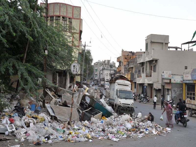 Aurangabad's hundredth Day of garbage! | औरंगाबादेत कचराकोंडीची शंभरी !