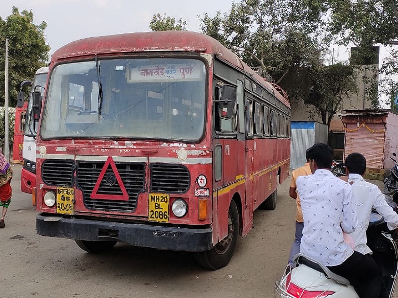 Exciting! ST driver attempts suicide at Kada bus stand on Diwali day | खळबळजनक ! ऐन दिवाळीच्या दिवशी एसटी चालकाचा कडा बसस्थानकात आत्महत्येचा प्रयत्न