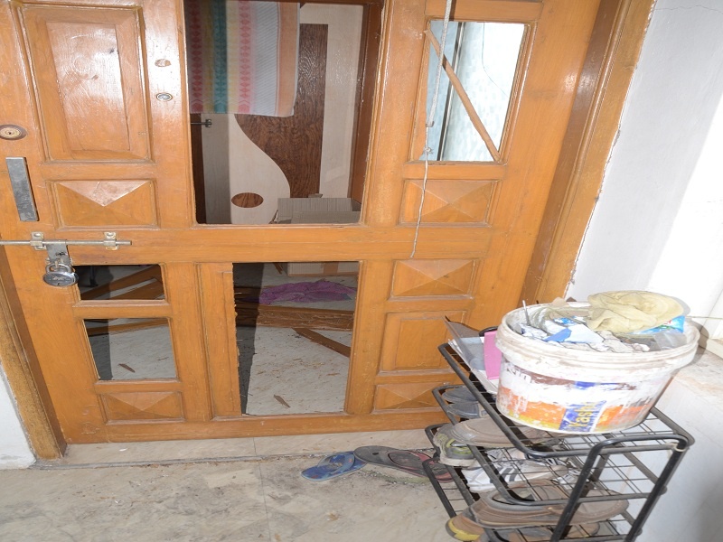 Aurangabad Violence: Soon after leaving the apartment due to fear of life; The story of the families found in the riots | Aurangabad Violence : अन् जीवाच्या भीतीमुळे अपार्टमेंट सोडून पळालो; दंगलीत सापडलेल्या कुटुंबियांची कहाणी 