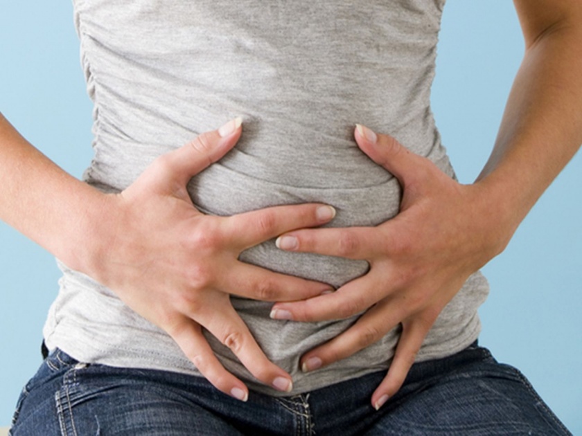 How to get rid of abdominal swelling, know the tips | पोटात सूज आल्यासारखी वाटते का? या सोप्या टिप्सने पोटातील सूज करा कमी...