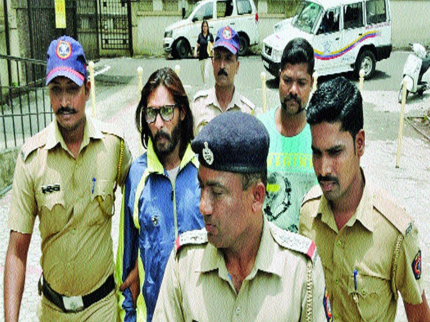 Abhijit bitchukka again arrested in connection with the ransom | अभिजित बिचुकलेला पुन्हा खंडणीच्या गुन्ह्यात अटक