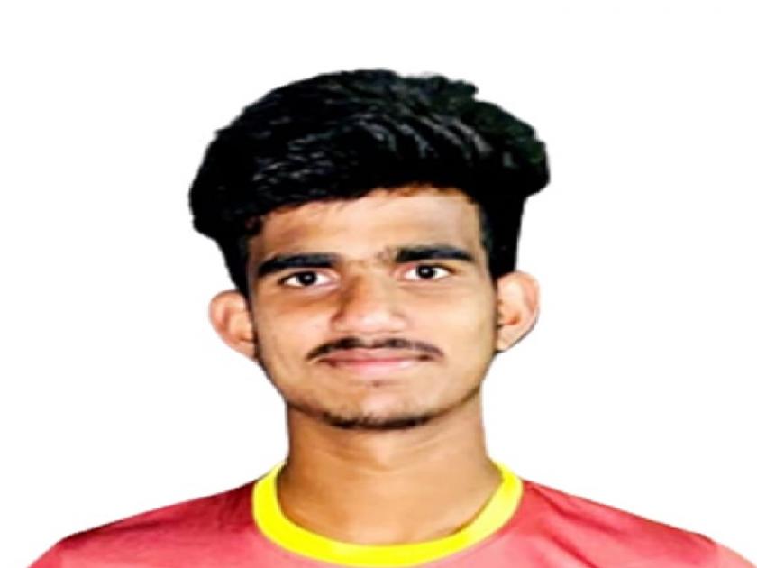 Abhishek Powar from Kolhapur left for Saude Arabia for Santosh Trophy national football tournament | Santosh Trophy: लमाणाचं प्वार निघालं सौदी अरेबियाला.!, गुलबर्गा ते रिहाद व्हाया गडहिंग्लज असा प्रेरणादायी प्रवास 
