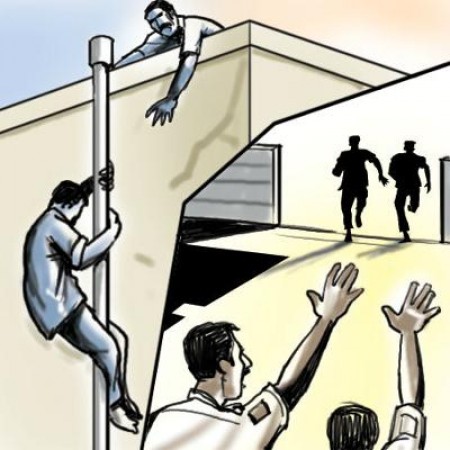 Three accused absconding from Nagpur Medical hospital: Sensation in police force | नागपूरच्या मेडिकलमधून तीन आरोपी फरार : पोलीस दलात खळबळ