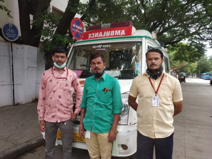 CoronaVirus Marathi News ambulance driver save 500 corona patients life in pune | CoronaVirus News : त्या तिघांनी दिले पाचशेहून अधिक कोरोनारुग्णांना जीवनदान