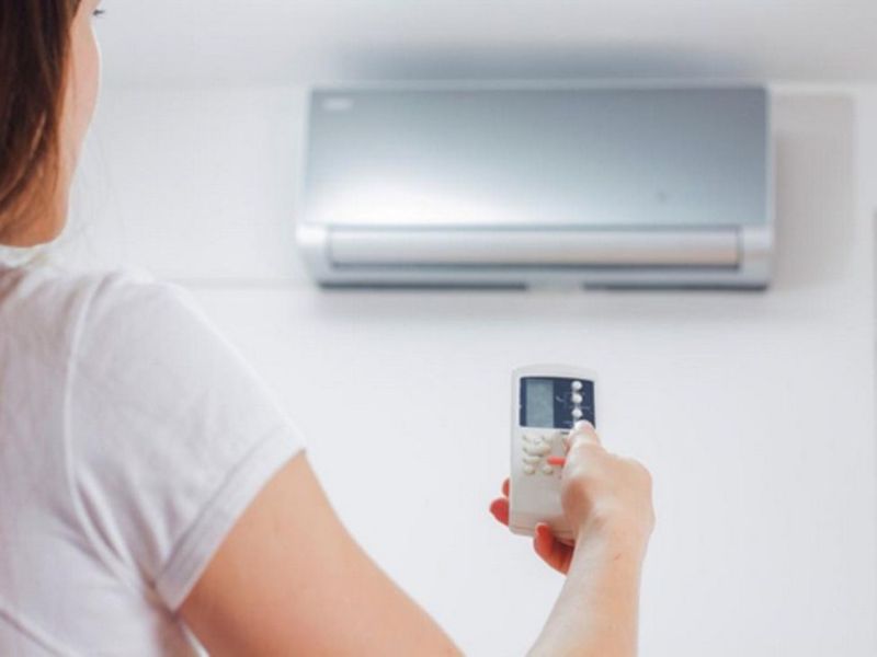 Side effects of air conditioner on health | सतत एसीमध्ये बसता? या आजारांचा होऊ शकतो धोका!
