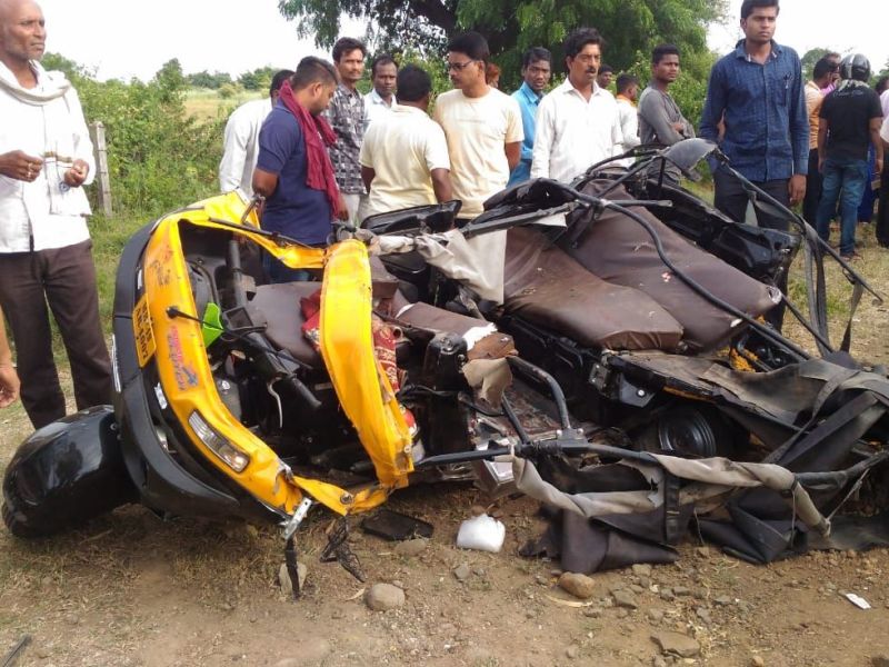 Due to the crash to truck, five people were killed in major accident in nagpur | भरधाव ट्रकची ऑटो रिक्षाला धडक, 3 चिमुकल्यांसह पाच जणांचा मृत्यू