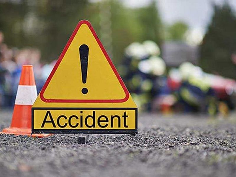 three dead and 7 injured in accident near aurangabad | दुधाच्या टँकरला ट्रॅव्हलची धडक; तिघांचा मृत्यू, 7 गंभीर जखमी