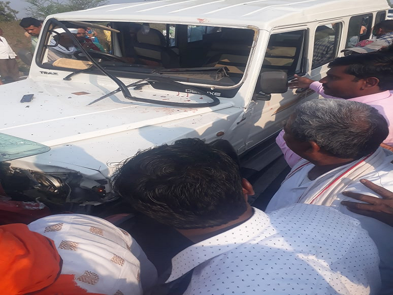 Cruiser-car collides on Palam-Loha highway, three died on the spot | पालम-लोहा महामार्गावर क्रुझर-कारचा भीषण अपघात, तिघे जागीच ठार