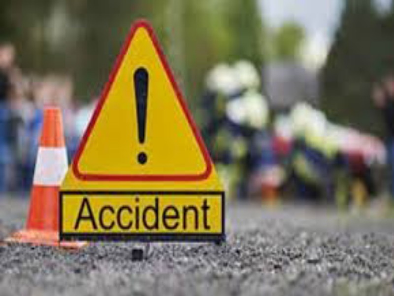 Two killed and one serious injured in Accident near sahajpur phata on Pune - Solapur highway | पुणे - सोलापूर महामार्गावर सहजपूर फाट्याजवळ अपघात ; दोन ठार,  एक गंभीर 