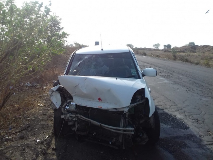 one killed and 3 injured in road accident at malkapur | मलकापूरमध्ये भीषण अपघात, एकाचा मृत्यू तर 3 जण गंभीर जखमी 