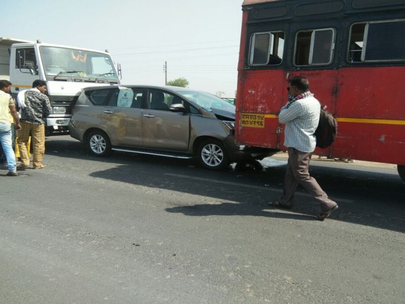  Five vehicles on the national highway have a strange accident | राष्ट्रीय महामार्गावर पाच वाहनांचा विचित्र अपघात