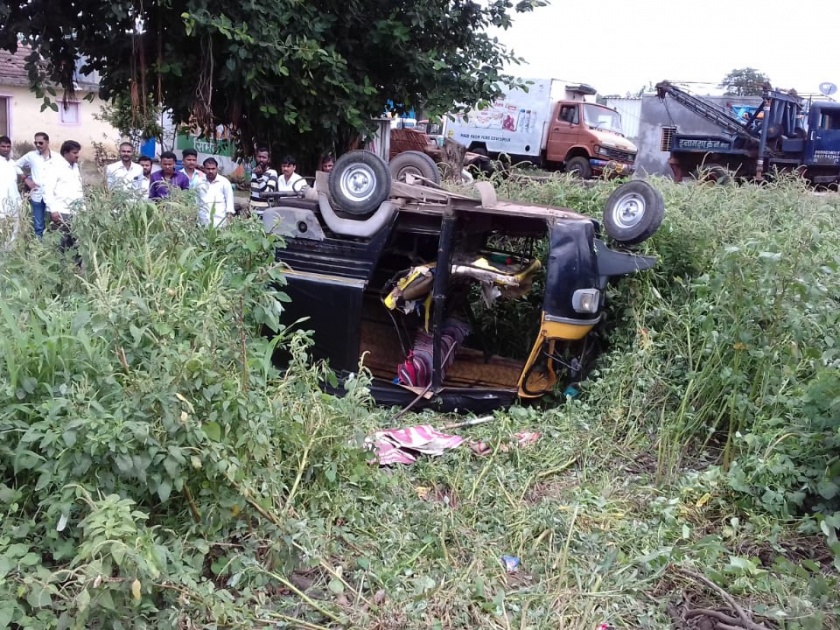 Accident of passenger transport vehicle on pune- Nashik highway; 11 people were injured | पुणे - नाशिक महामार्गावर प्रवासी वाहतूक करणाऱ्या गाडीला अपघात ; ११ जण जखमी 