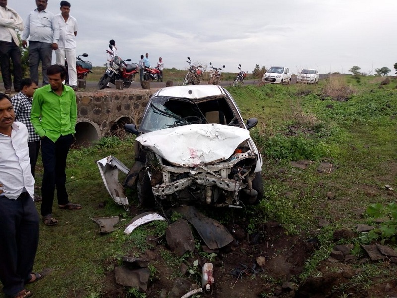 Death of a man in a car-bike accident; Events in kaij Taluka | कार-दुचाकी अपघातात एकाचा जागीच मृत्यू; केज तालुक्यातील घटना 