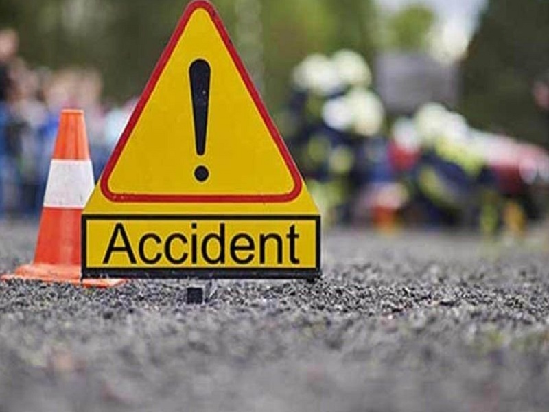 Bike rider killed in collision with container on Chakan-Shikrapur road | Pune | चाकण-शिक्रापूर रस्त्यावर कंटेनरच्या धडकेत दुचाकीस्वार ठार
