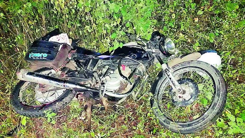 Husband killed, wife injured in road accident | भरधाव वाहनाची दुचाकीला धडक :  पती ठार, पत्नी जखमी